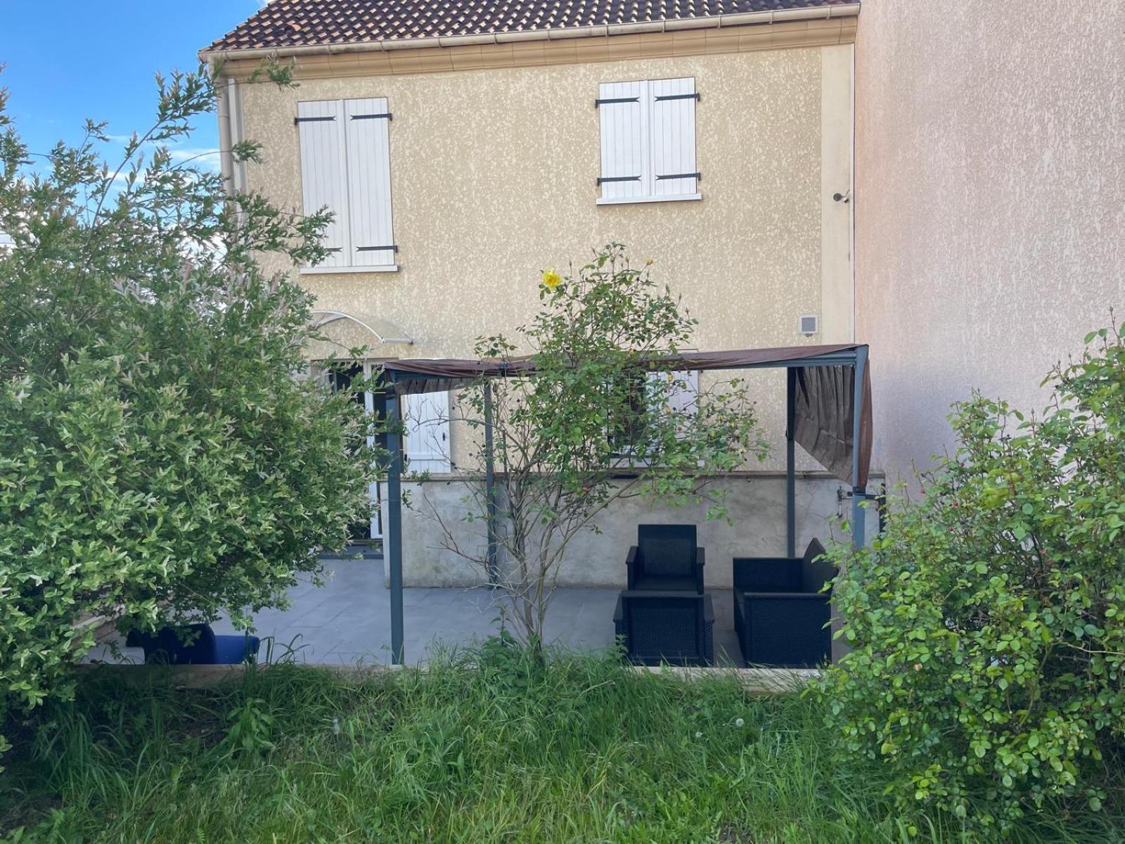 Maison De Caractere A Ballainvilliers Eksteriør bilde